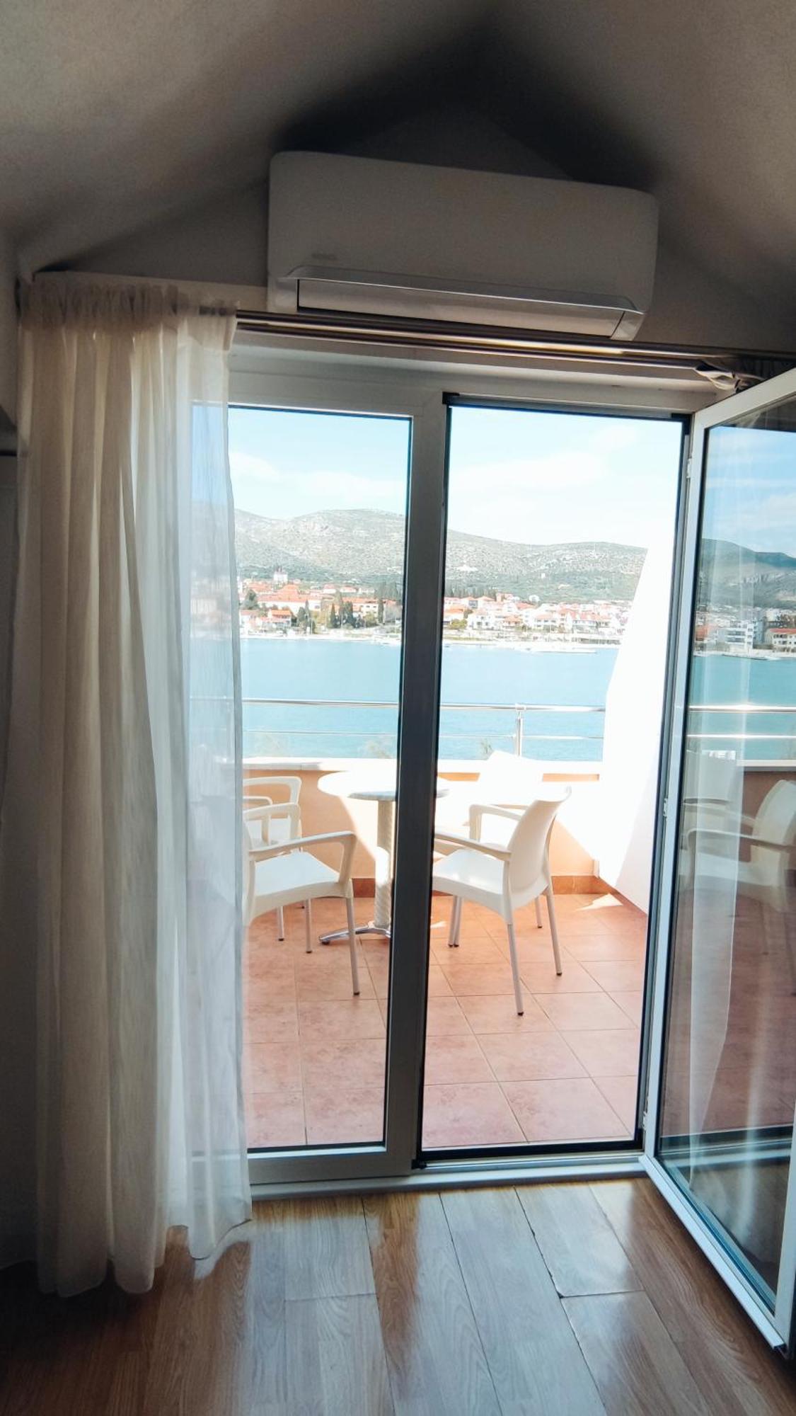 Apartments Kapetanovi Dvori Trogir Exterior foto